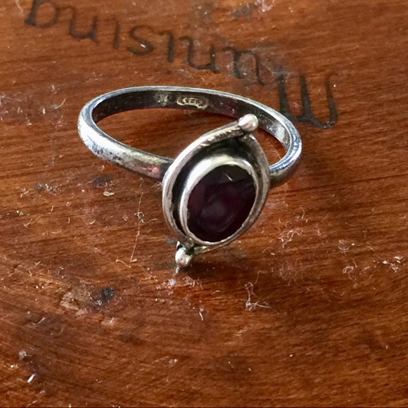 Sterling Silver Garnet Size 8 Ring - Picture 2 of 4